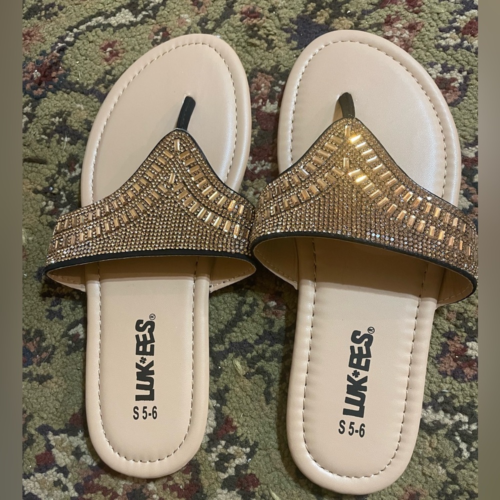 LUK*EES Bling Sandal NWOT 5-6